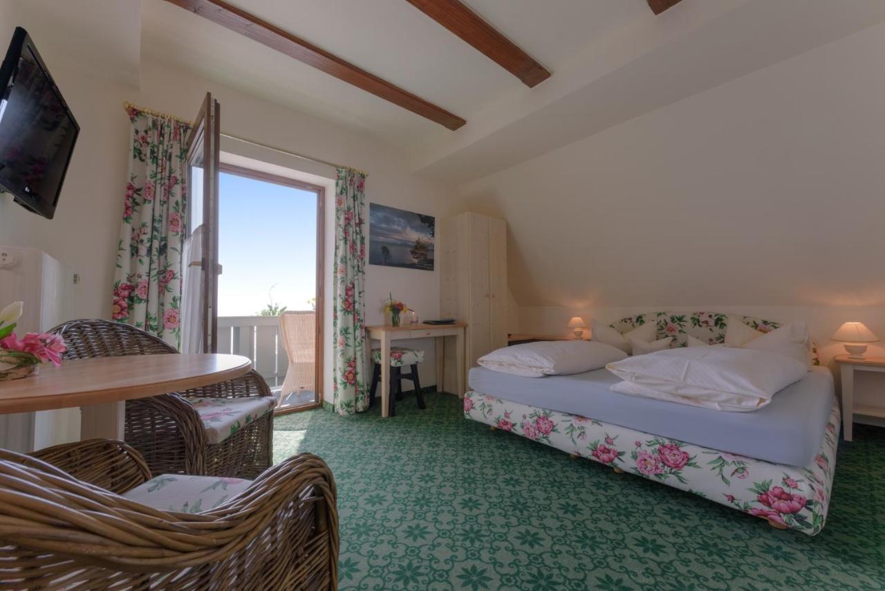 Hotel "Malerwinkel" Gmbh Seeon-Seebruck Room photo